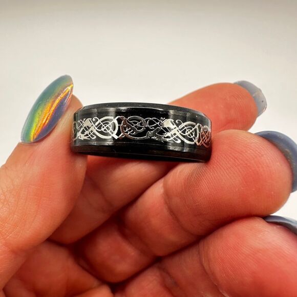 Men's 12.5, black polished metal ring with resin and silver scroll center! - Picture 1 of 9